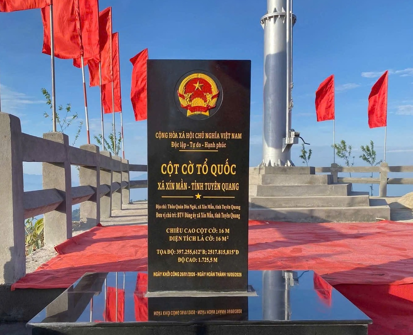 Cột cờ Tổ quốc nơi biên giới Xín Mần